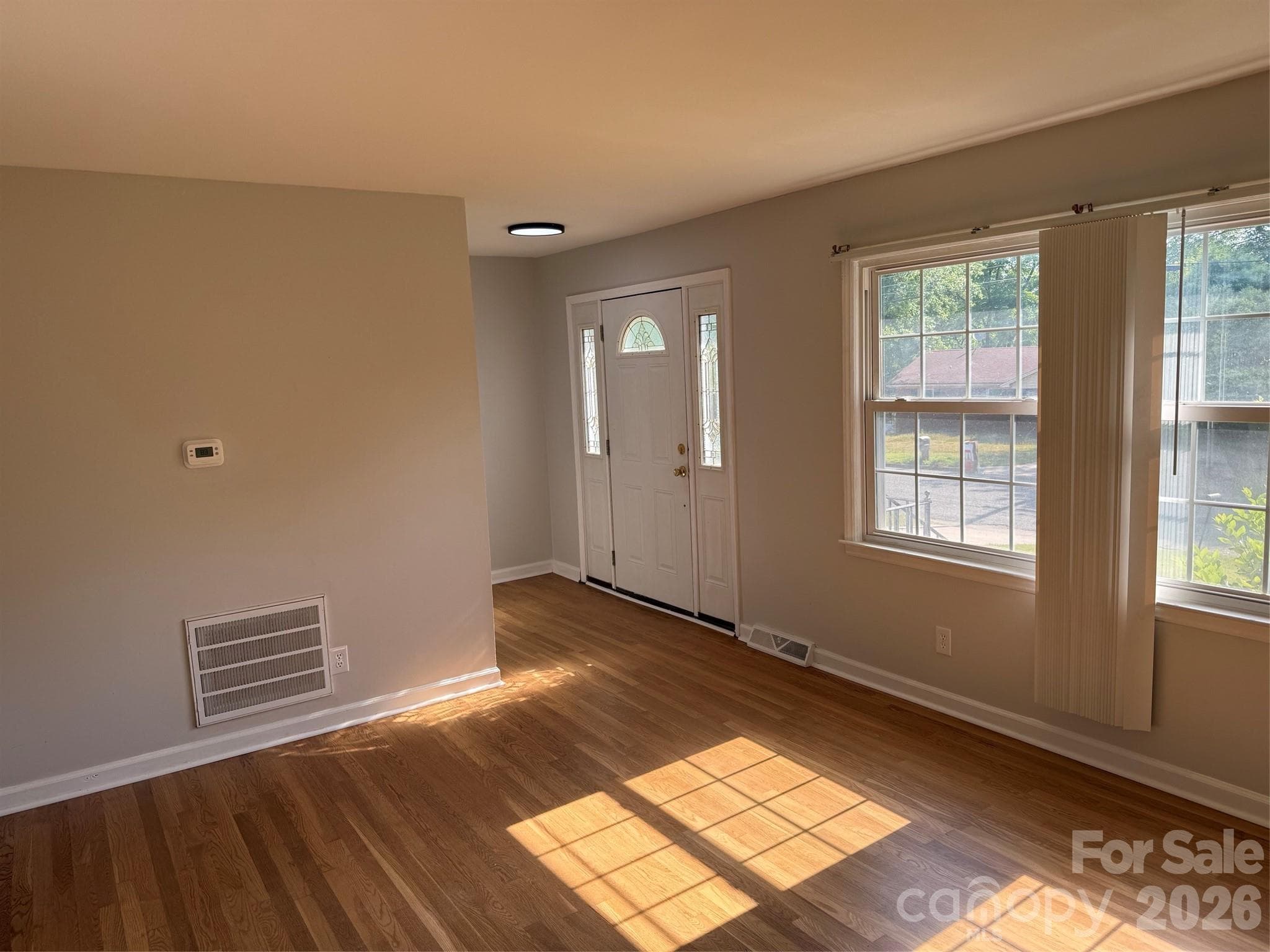 Single Family Residence at 917 Canterbury Court, Gastonia, photo 3 of 18