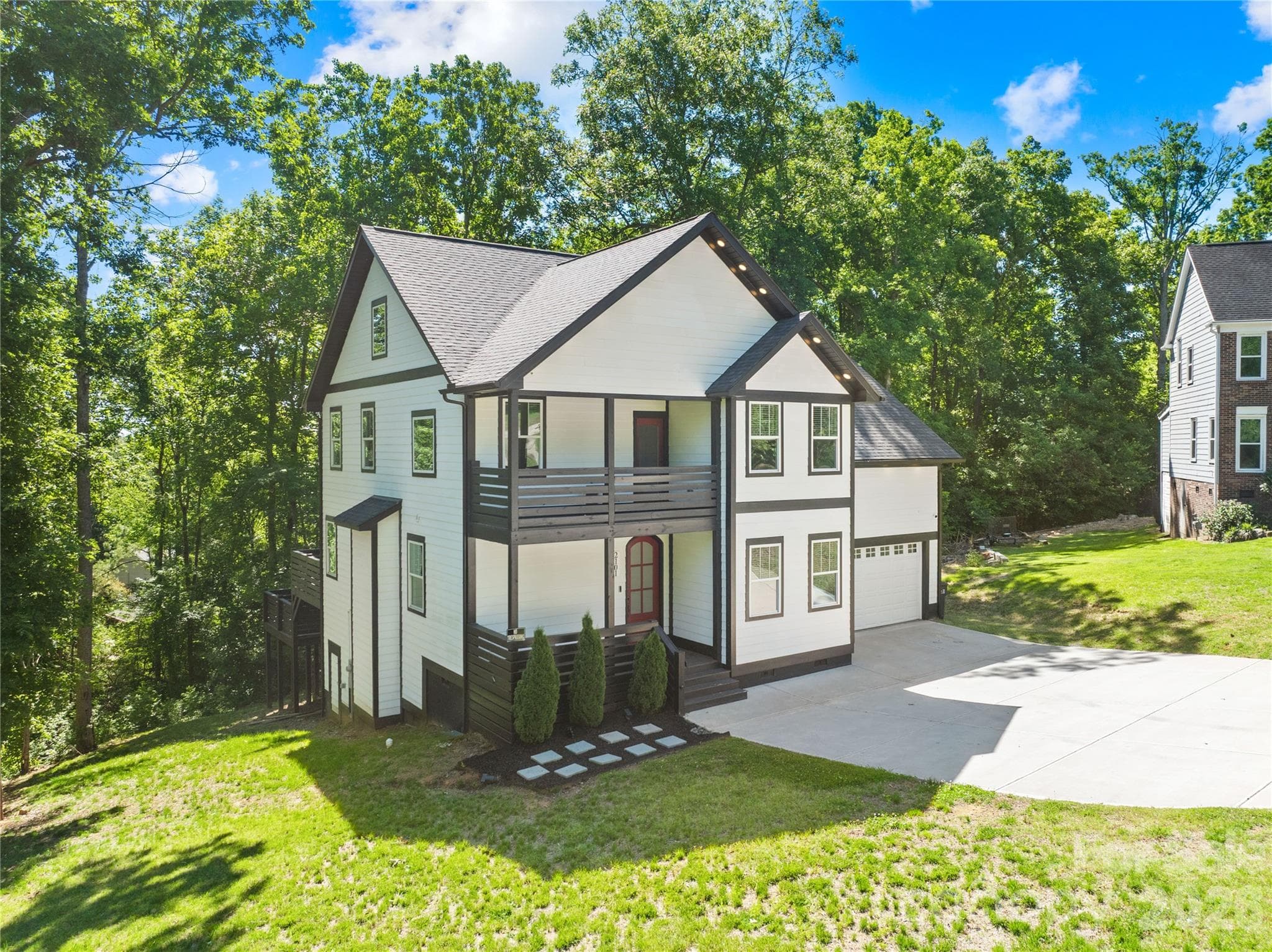 Single Family Residence at 2101 Highland View Lane, Charlotte, photo 2 of 36