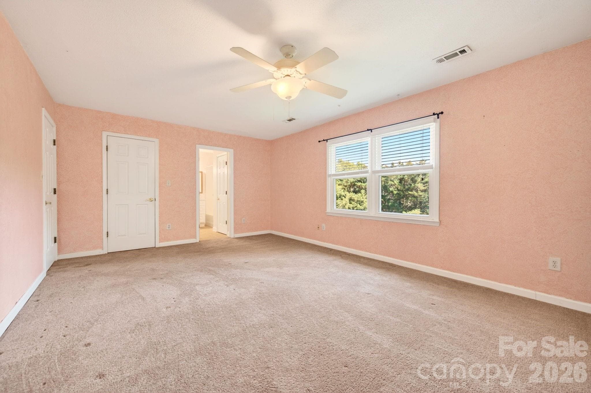 Large primary suite - 109 Lovers Loop Road, Asheville