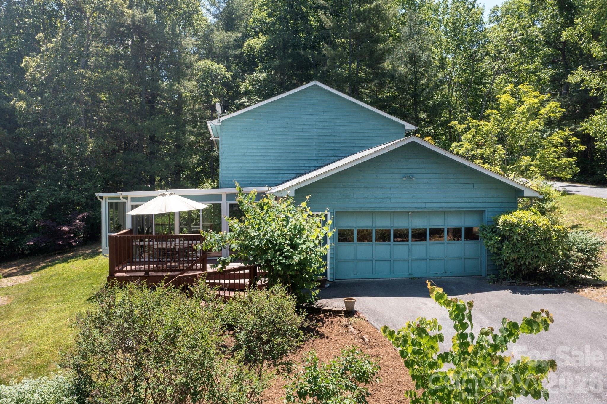 Oversized two car garage - 109 Lovers Loop Road, Asheville