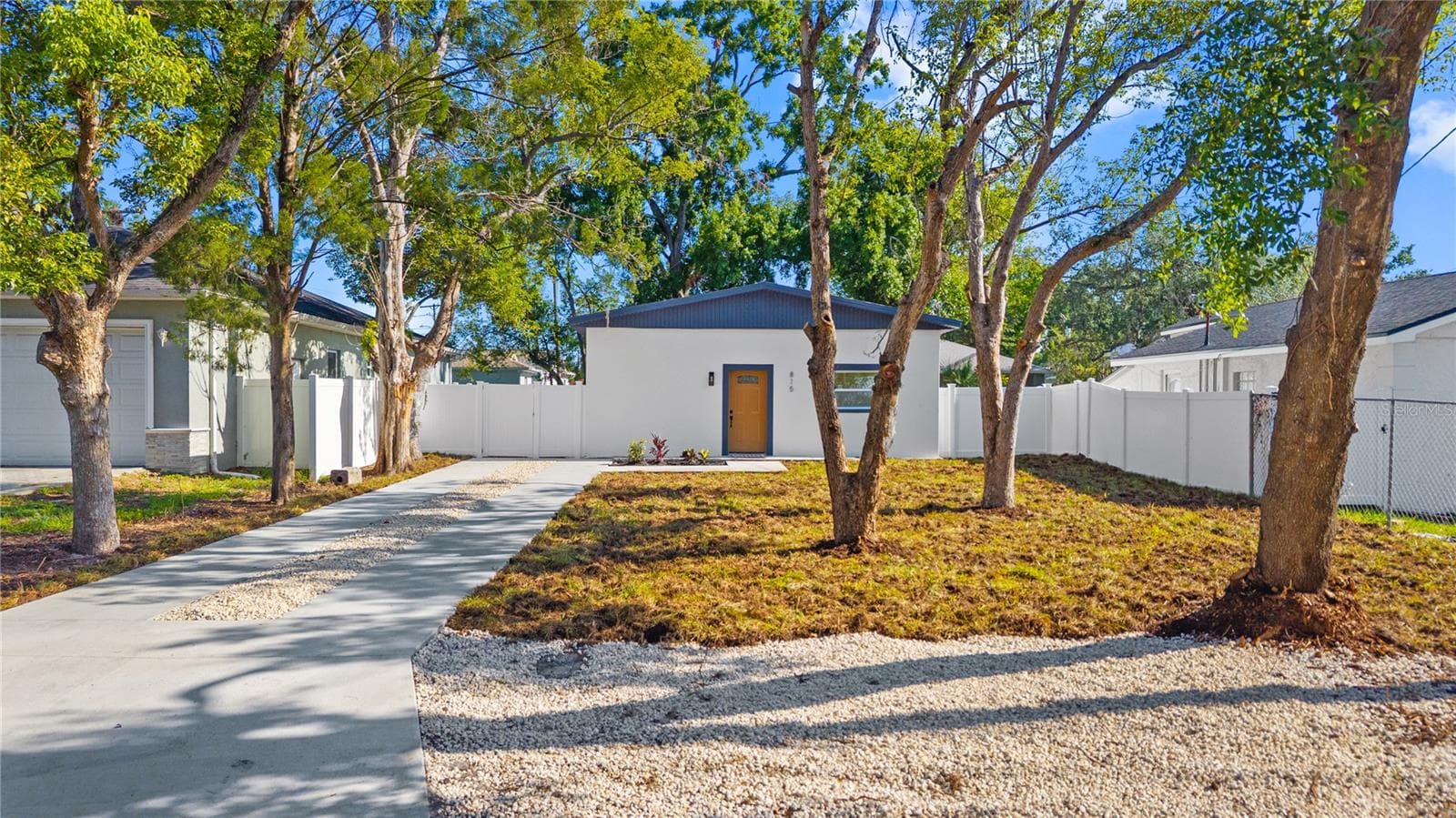 Single Family Residence at 815 W MINNEHAHA ST, TAMPA, photo 2 of 37