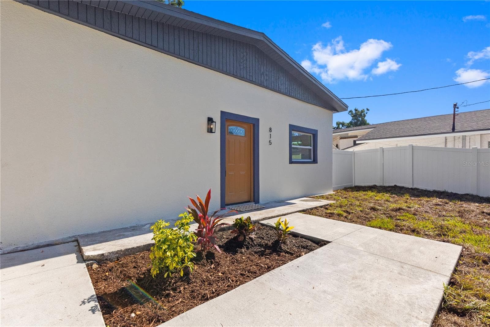 Single Family Residence at 815 W MINNEHAHA ST, TAMPA, photo 3 of 37