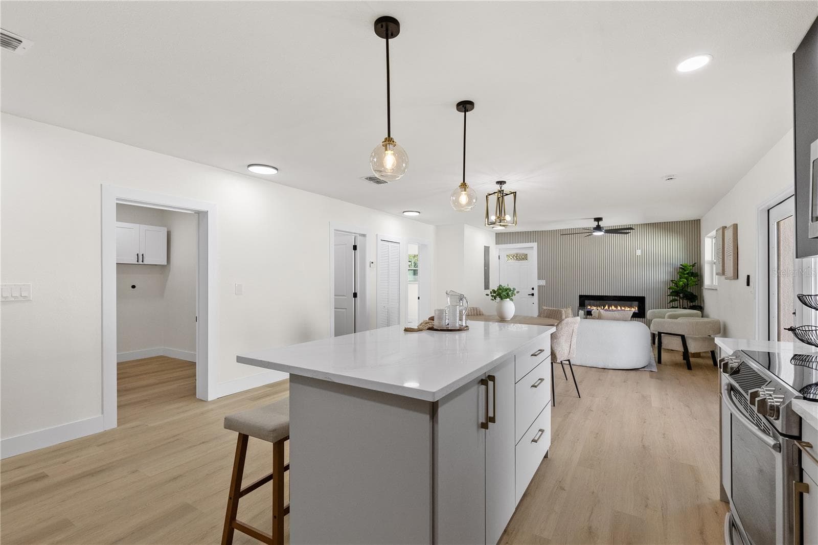 Single Family Residence at 815 W MINNEHAHA ST, TAMPA, photo 10 of 37