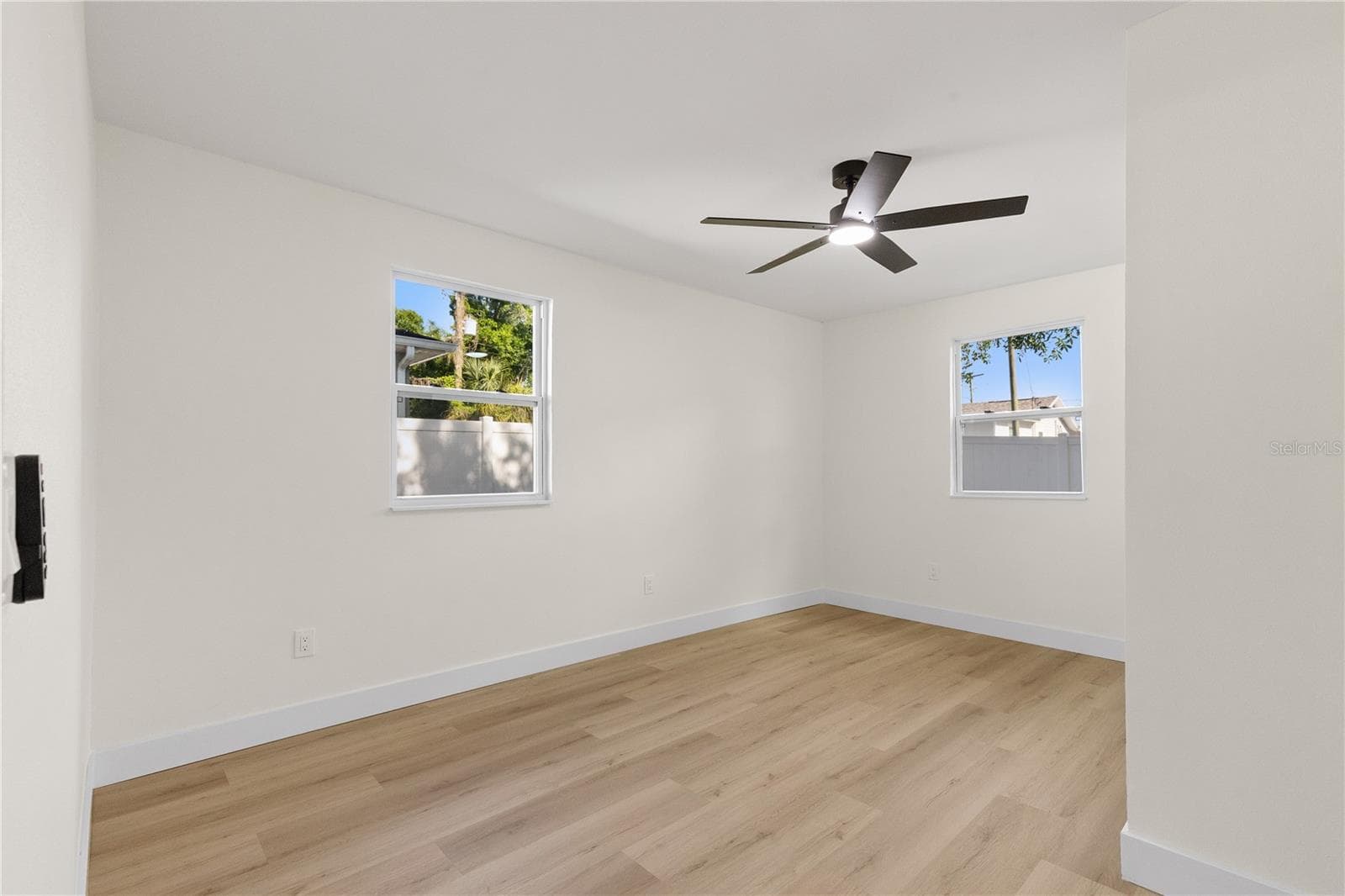 Single Family Residence at 815 W MINNEHAHA ST, TAMPA, photo 26 of 37