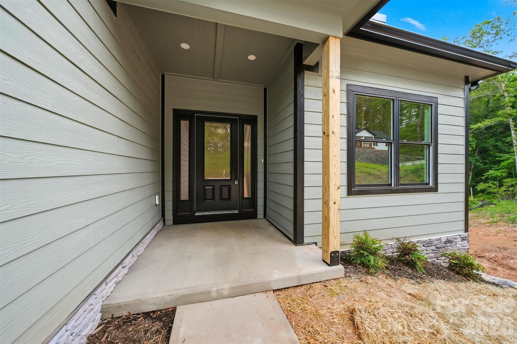 Single Family Residence at Lenoir, photo 3 of 47