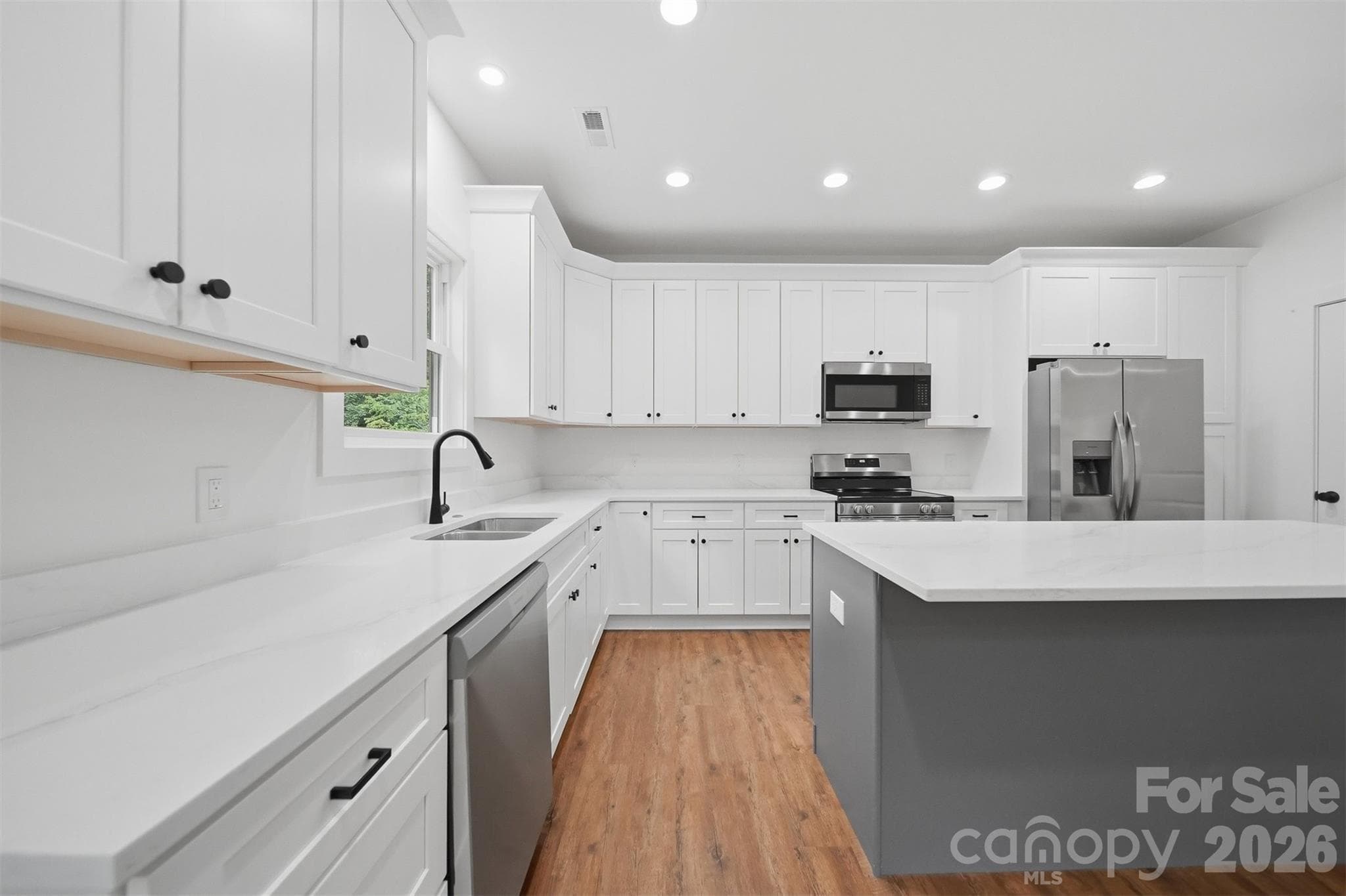 Single Family Residence at 414 Scarlett Oak Court NE, Lenoir, photo 19 of 57