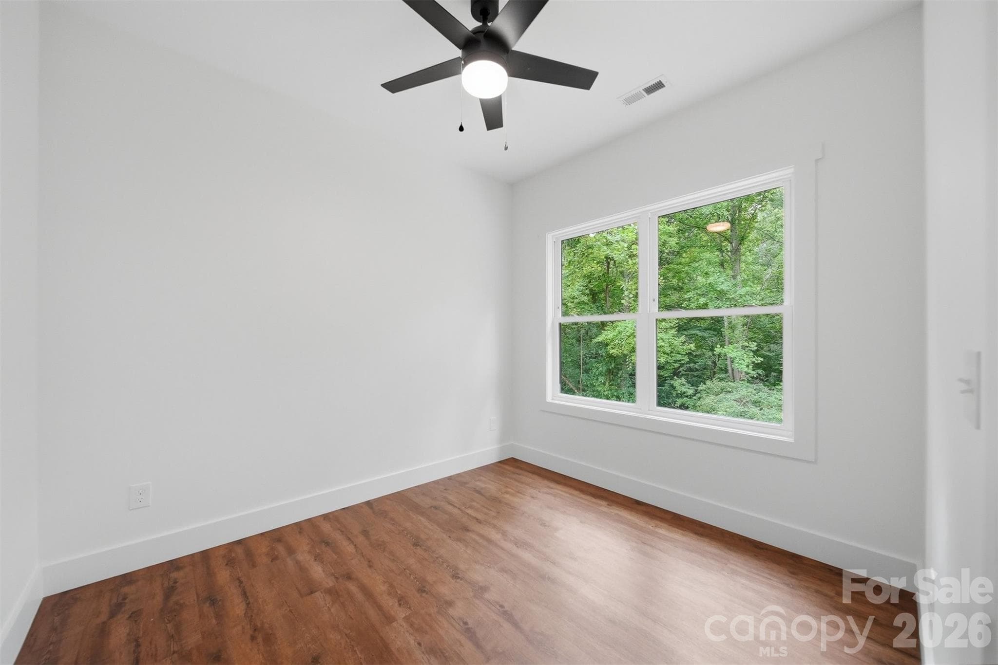 Single Family Residence at 414 Scarlett Oak Court NE, Lenoir, photo 26 of 57