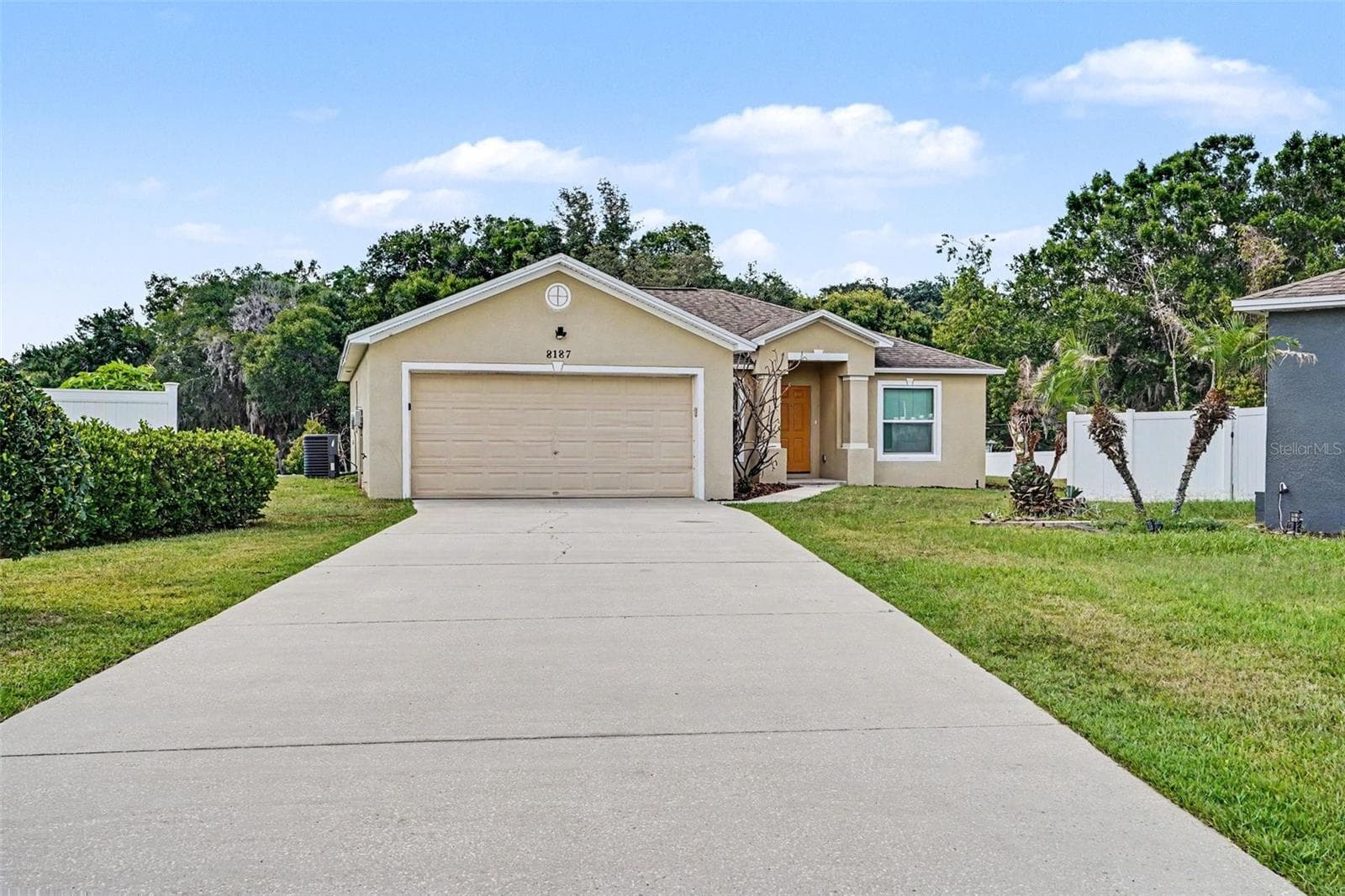 8187 WOODVINE CIR