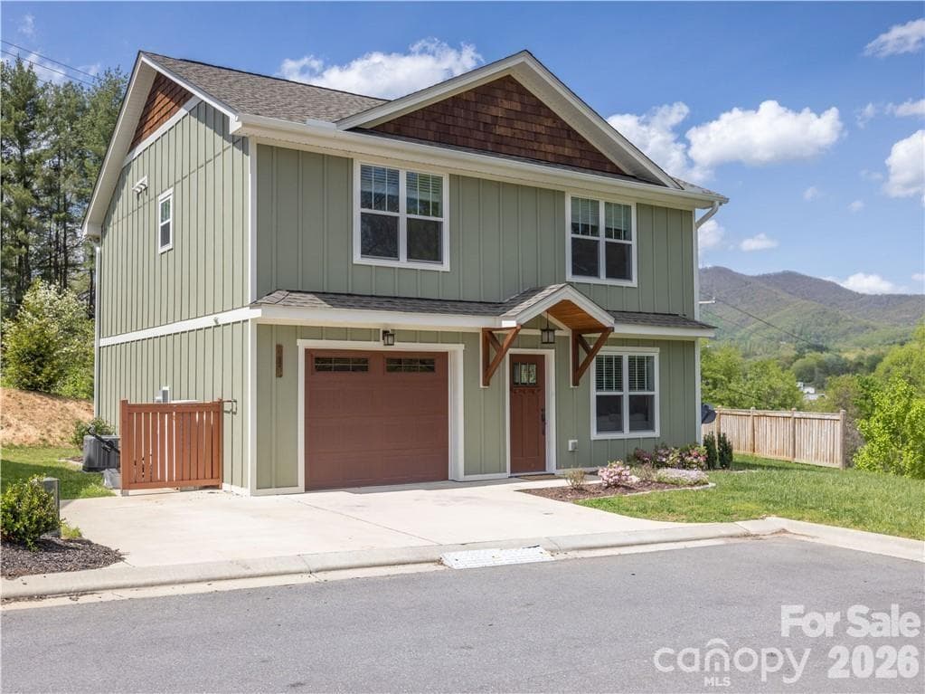 Single Family Residence at Clyde, photo 2 of 28