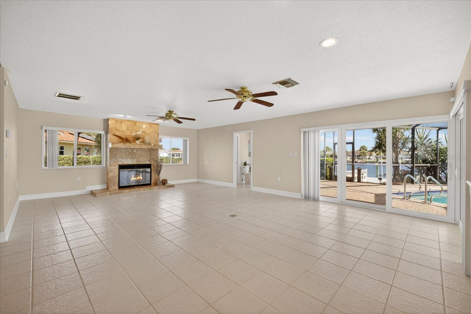 Livingroom - 3640 HARBORVIEW CT, NEW PORT RICHEY