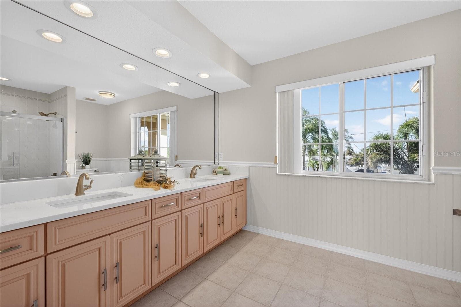 Bathroom of upstairs bedroom #2 - 3640 HARBORVIEW CT, NEW PORT RICHEY