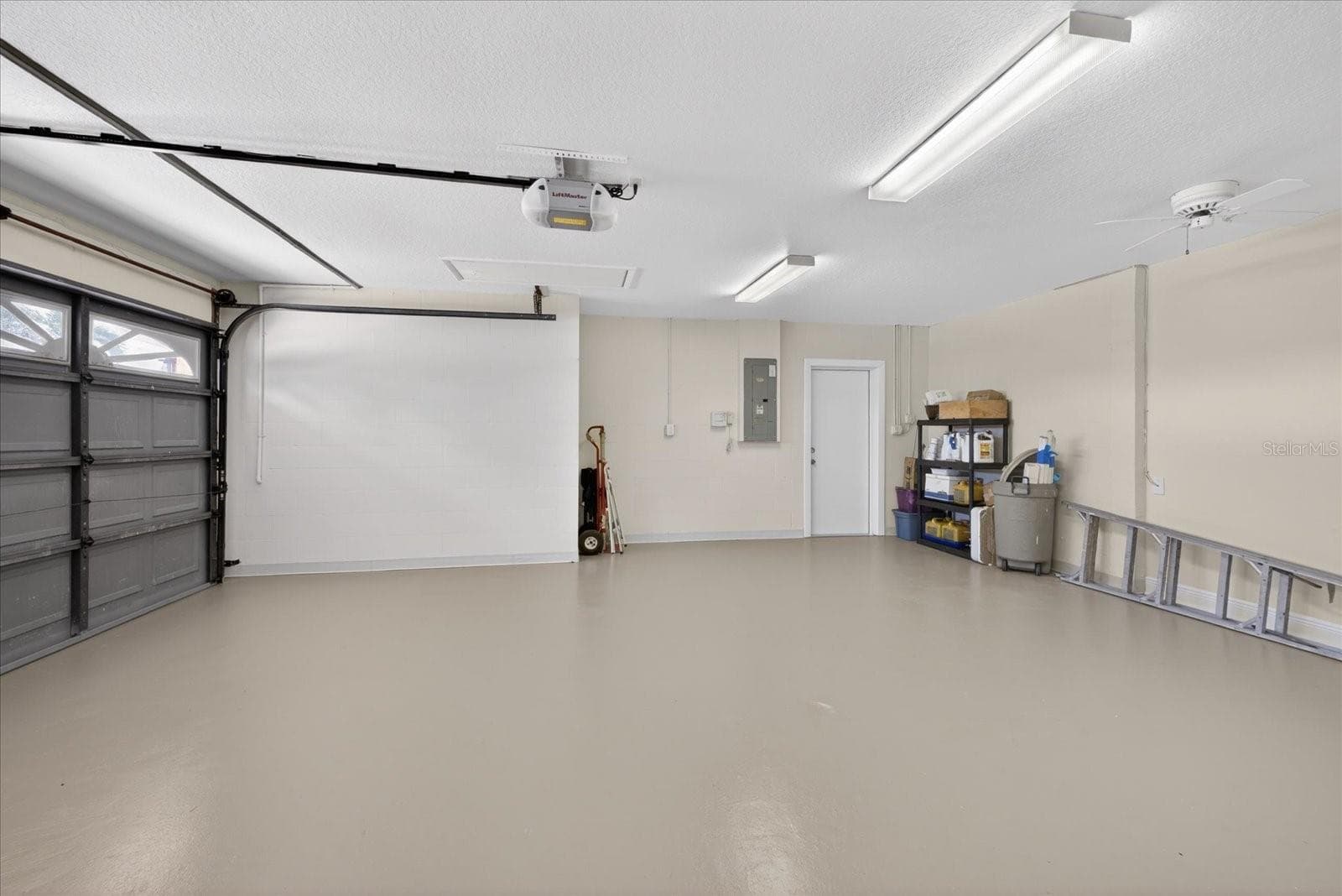 garage - 3640 HARBORVIEW CT, NEW PORT RICHEY