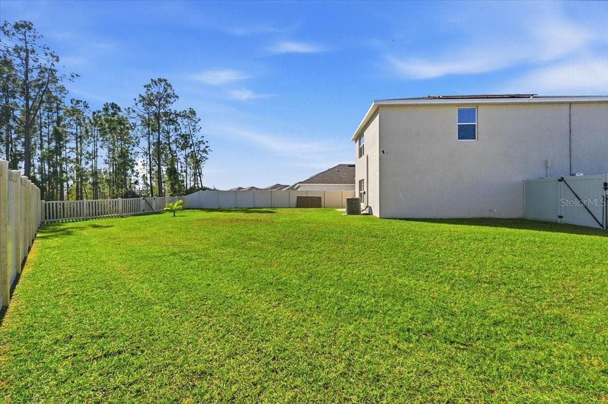 Single Family Residence at 1211 TAHITIAN SUNRISE DR, PLANT CITY, photo 9 of 36