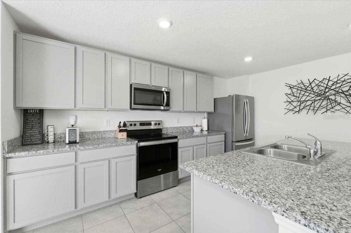 Single Family Residence at 1211 TAHITIAN SUNRISE DR, PLANT CITY, photo 14 of 36