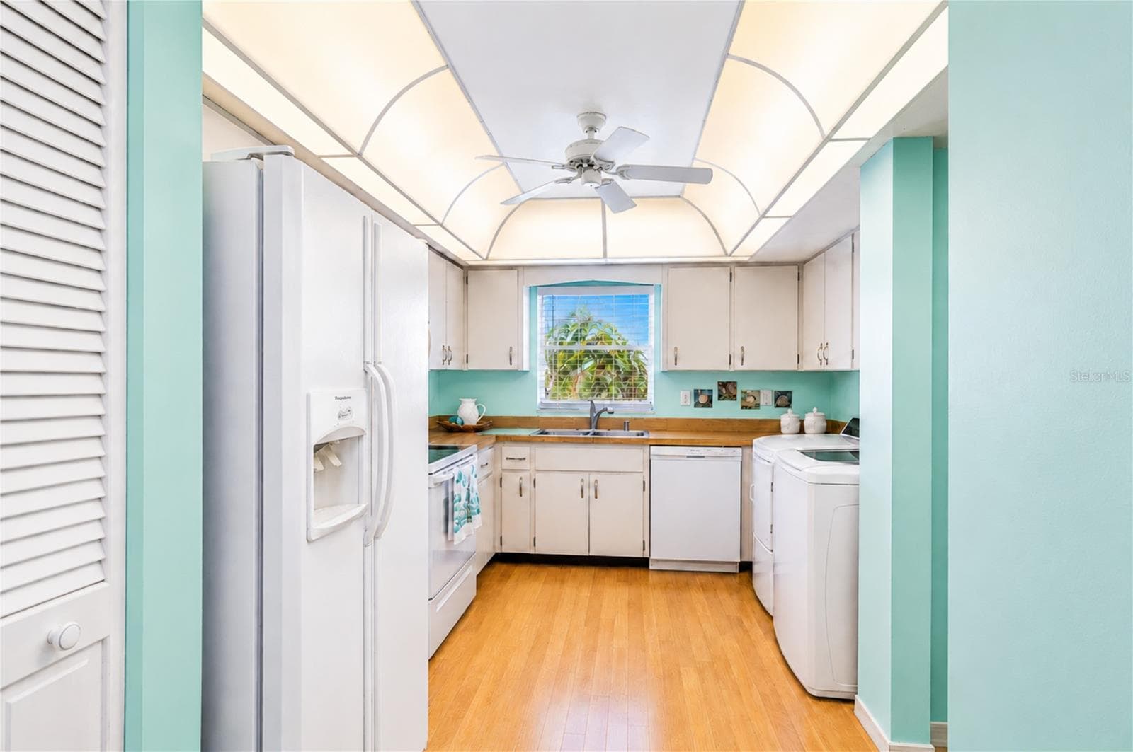 Kitchen over breakfast bar - 4809 INDEPENDENCE DR, BRADENTON