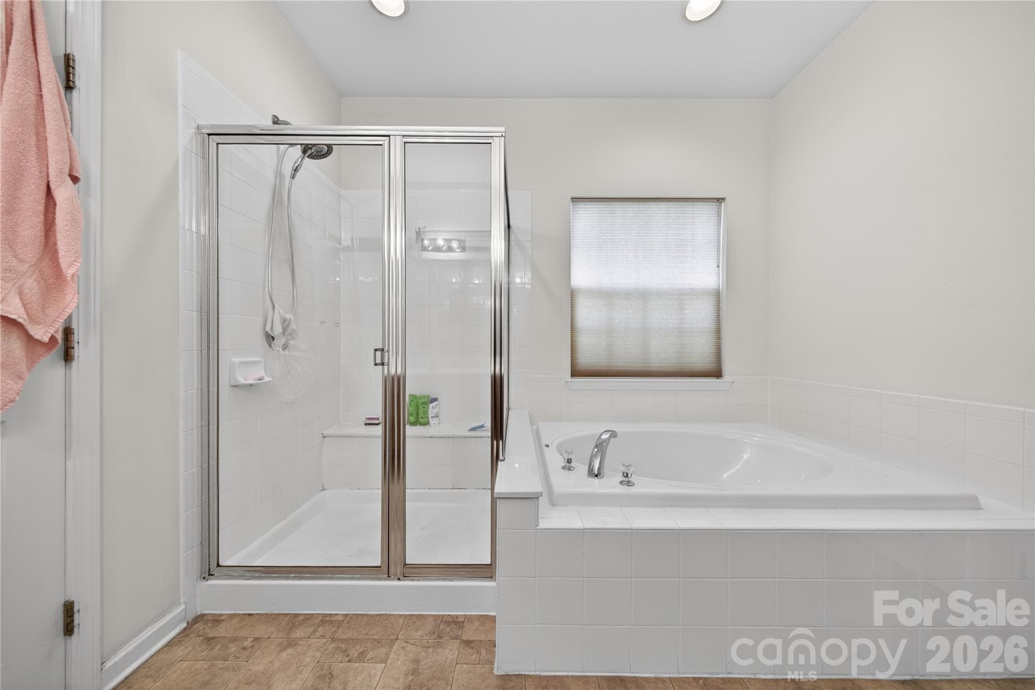 Glass Enclosed Shower & Garden Tub - 533 Fair Oaks Drive, Fort Mill