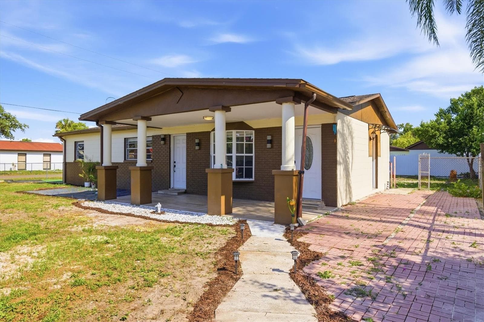 3002 W HAYA ST
