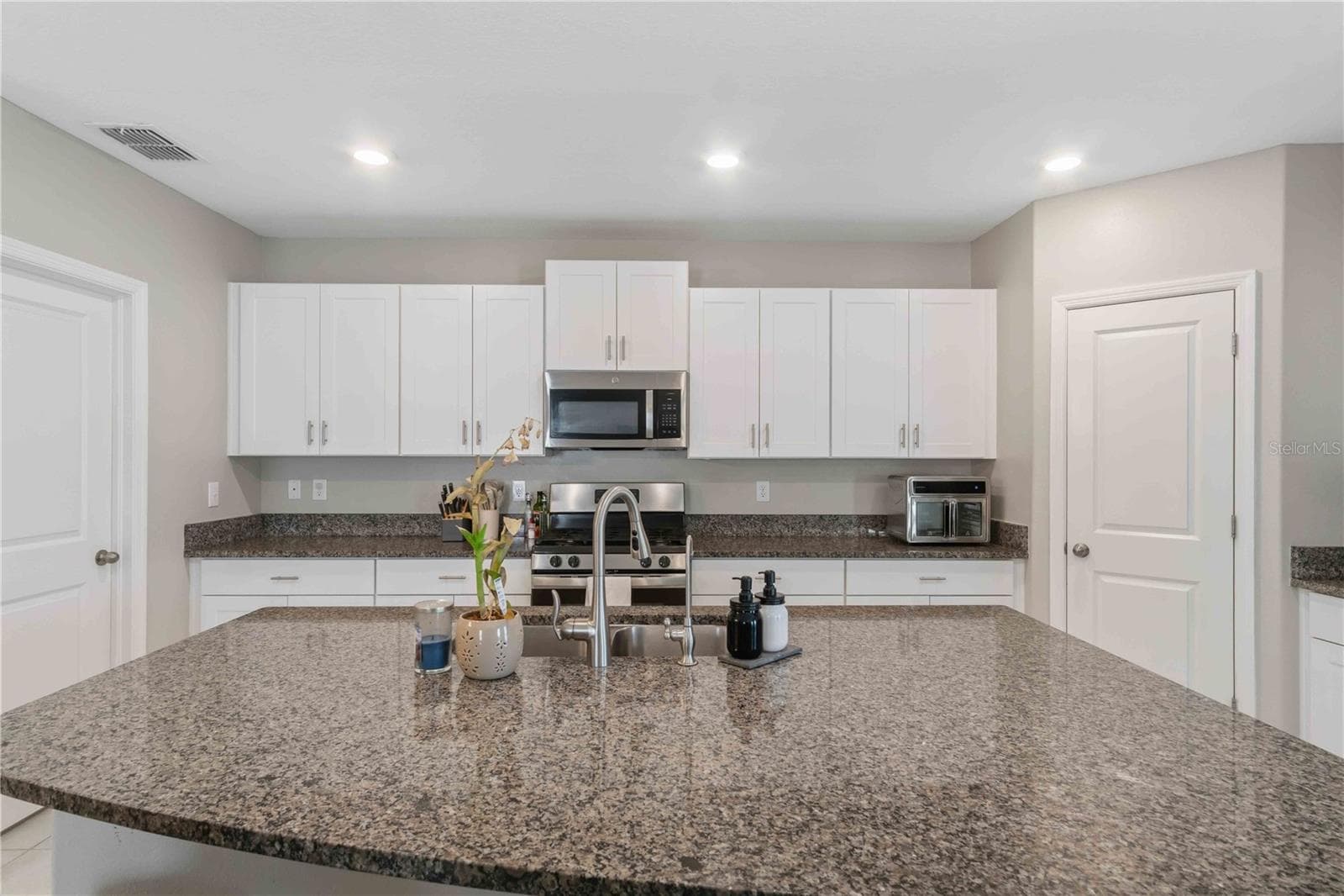 Single Family Residence at 9440 LEMON DROP LOOP, SUN CITY CENTER, photo 12 of 55
