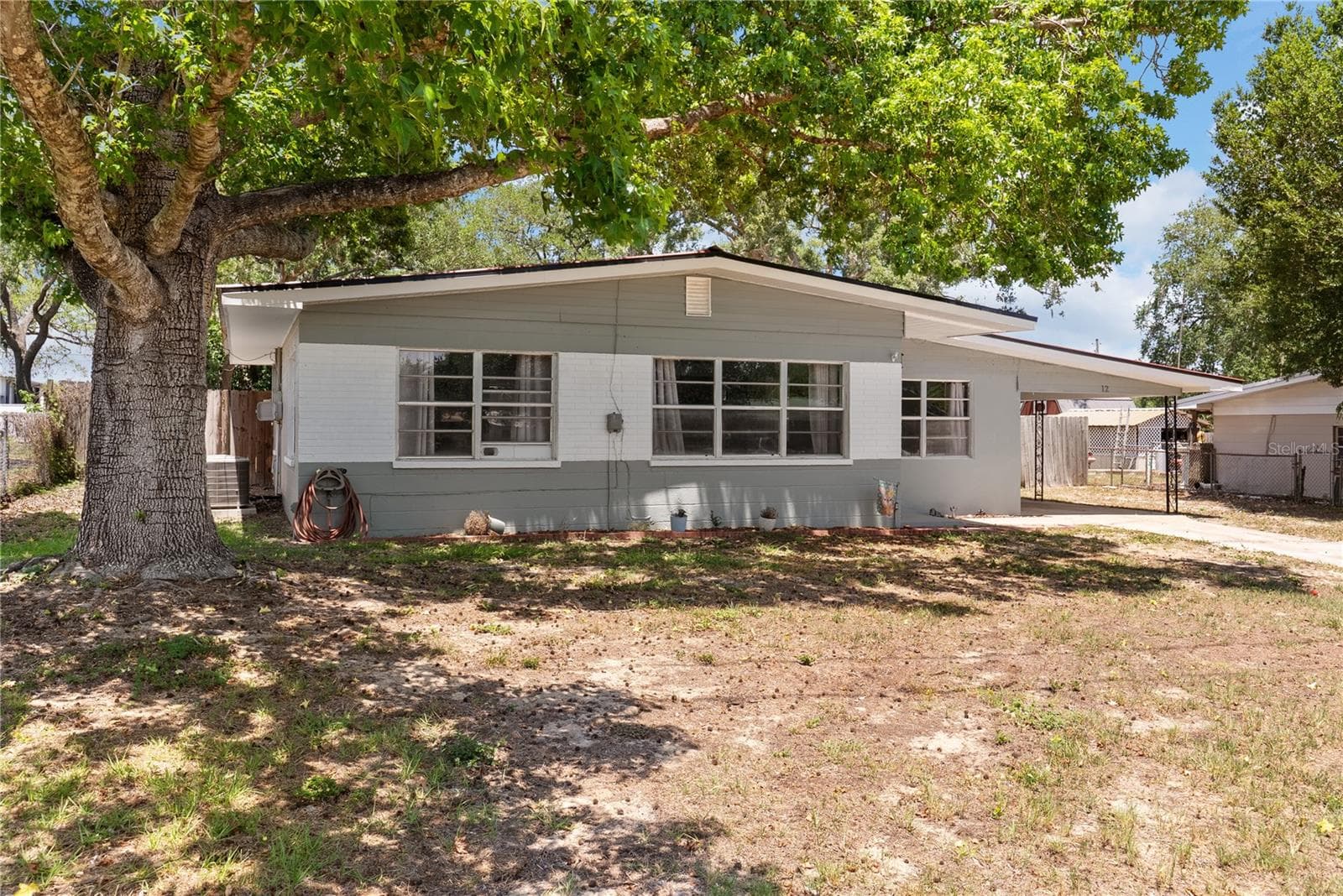 Front - 12 BEVERLY DR, FROSTPROOF