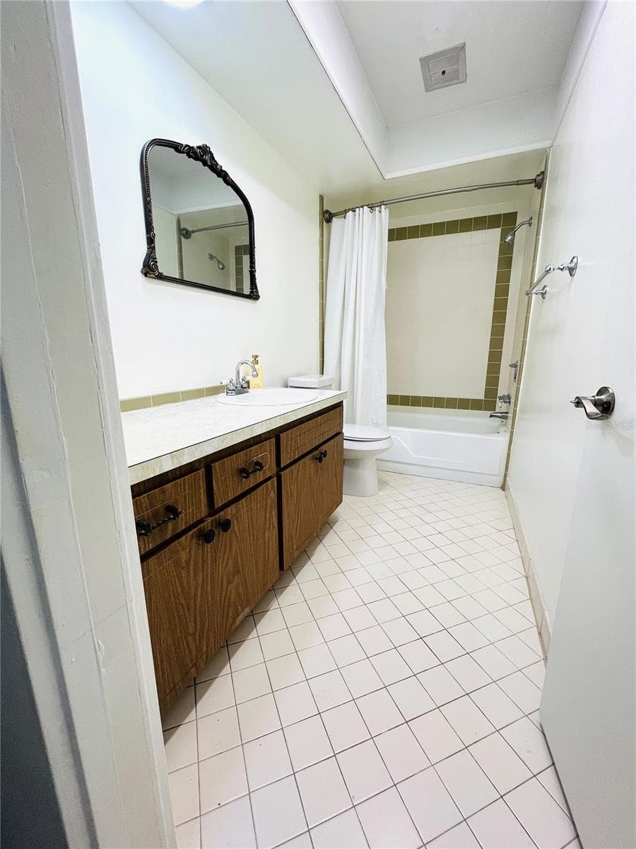 Condominium at 8651 10TH ST N #210, ST PETERSBURG, photo 19 of 30