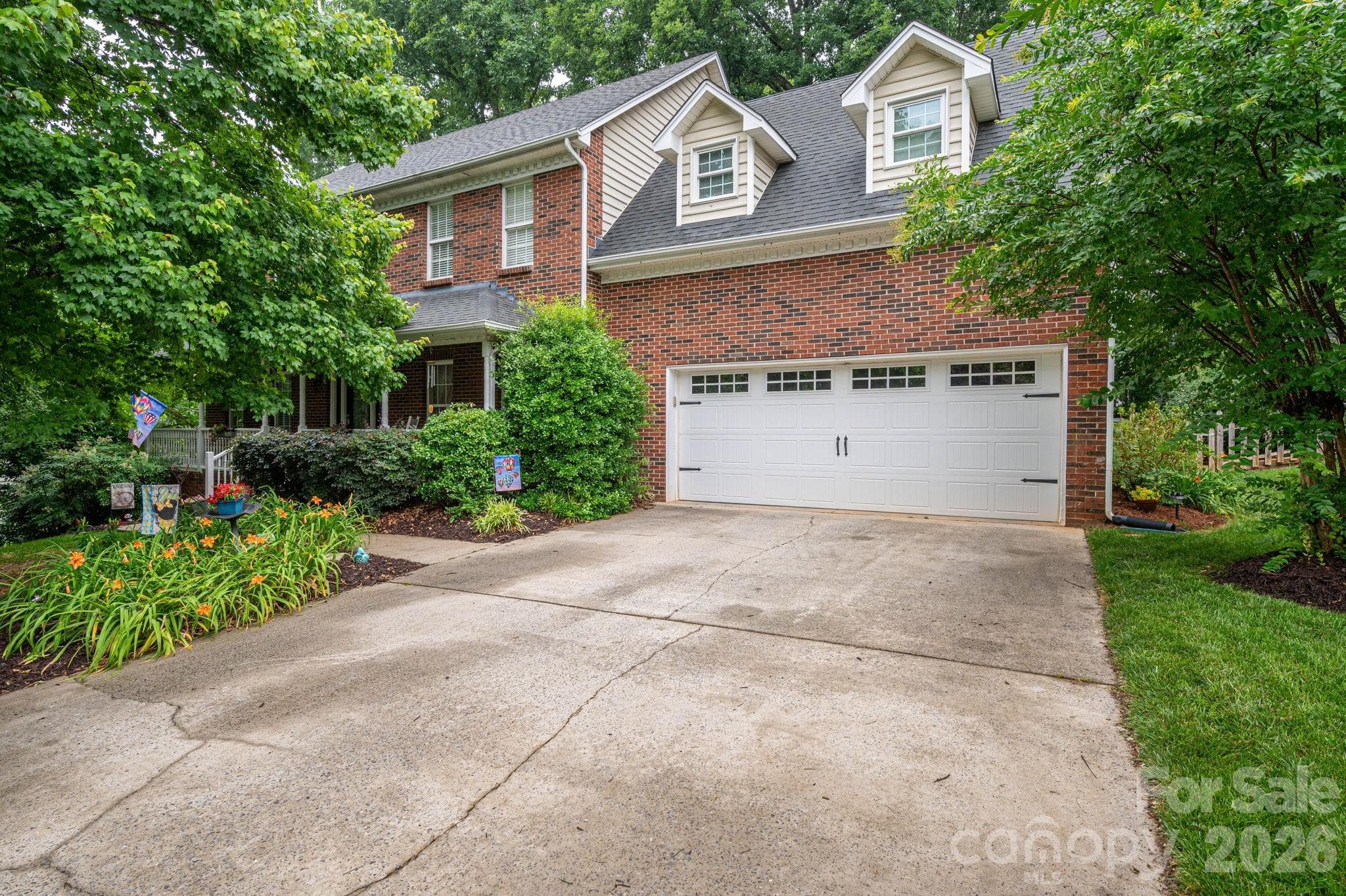 Single Family Residence at 1228 Plantation Trail, Gastonia, photo 2 of 34