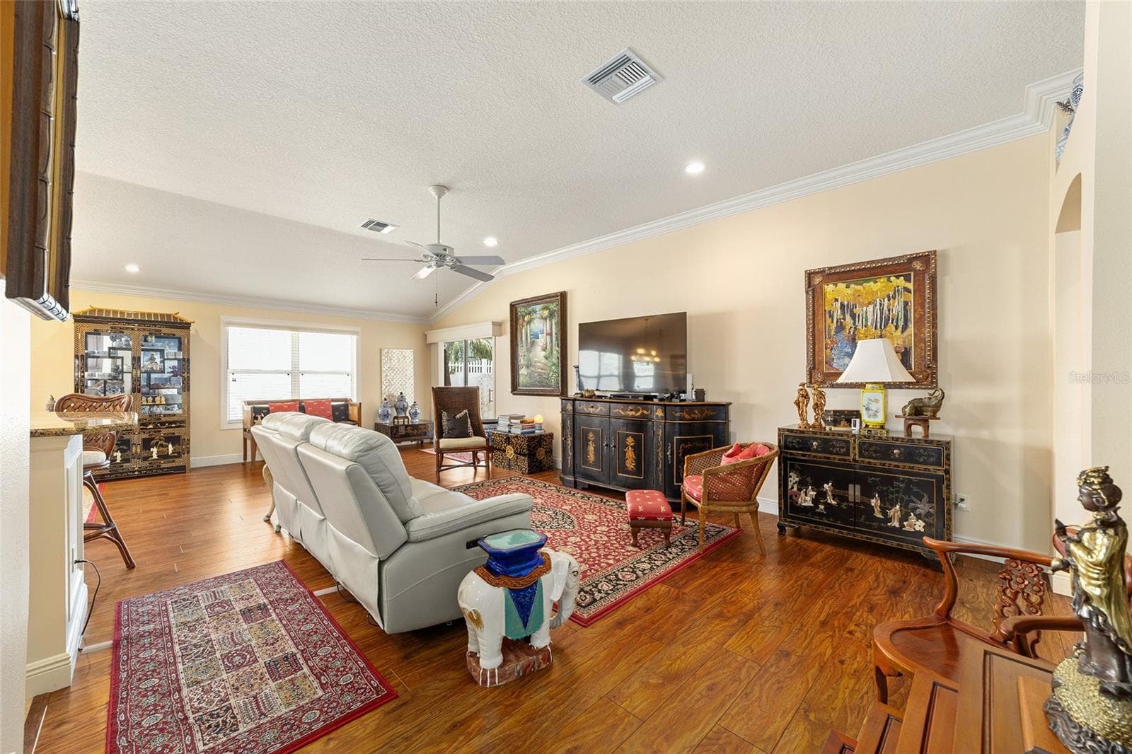 Villa at 418 FLOSSMOOR CT, THE VILLAGES, photo 10 of 62