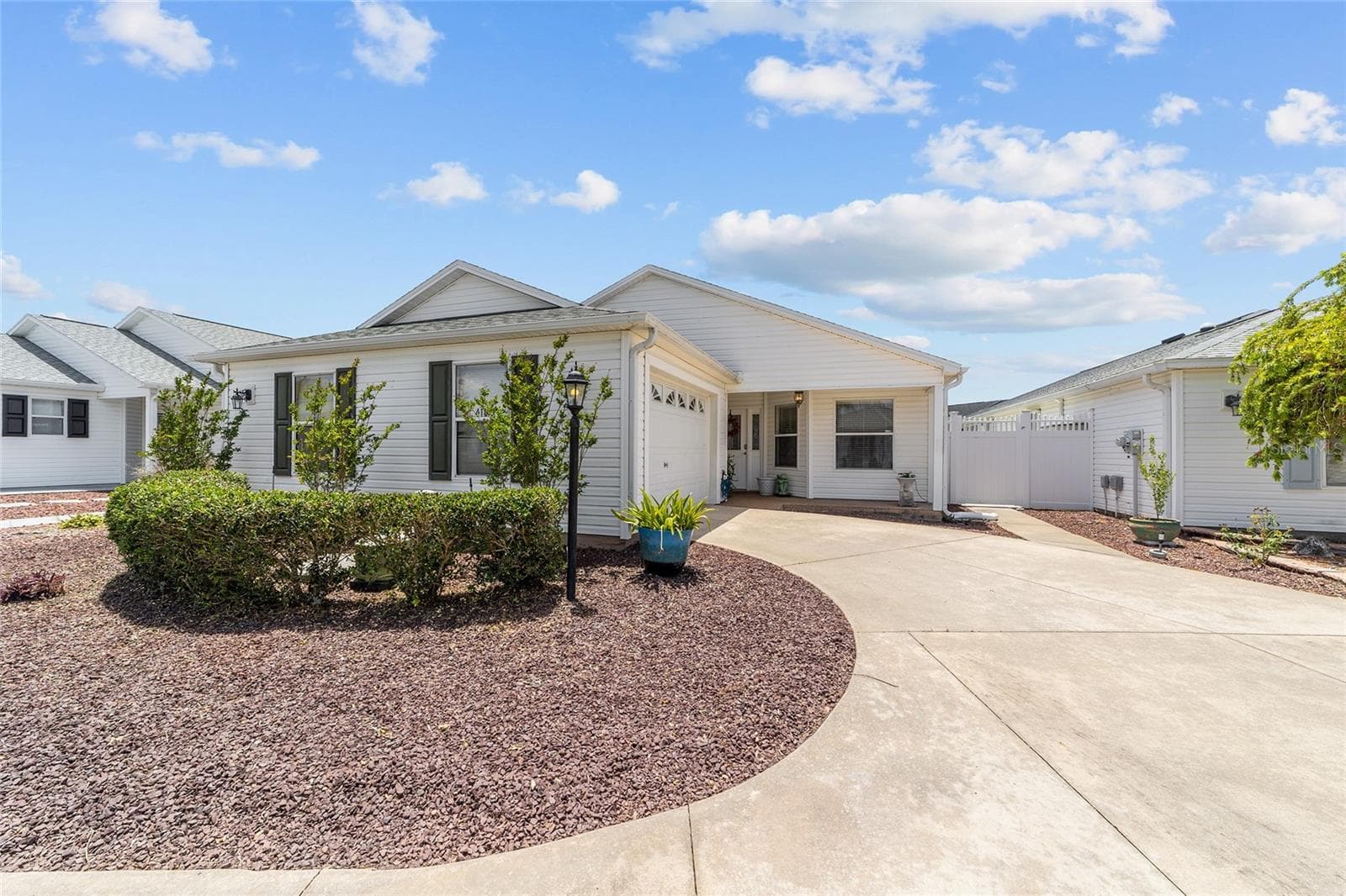 Villa at 418 FLOSSMOOR CT, THE VILLAGES, photo 49 of 62