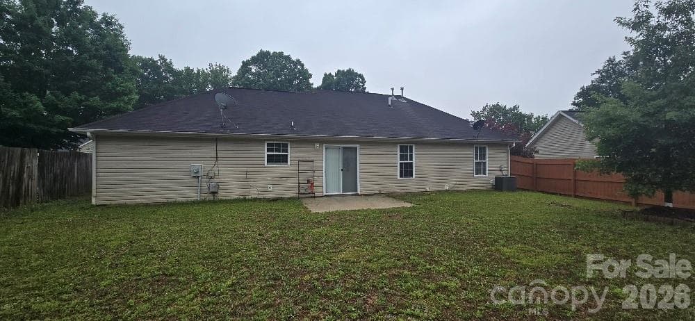 Single Family Residence at 5751 Justins Forest Drive, Charlotte, photo 4 of 21