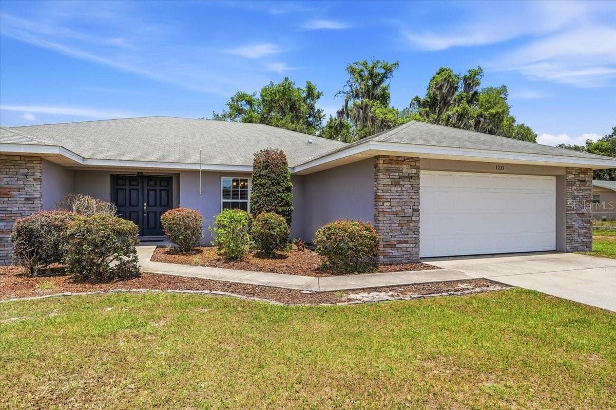 Single Family Residence at 1233 PARKER RD, LAKELAND, photo 4 of 54