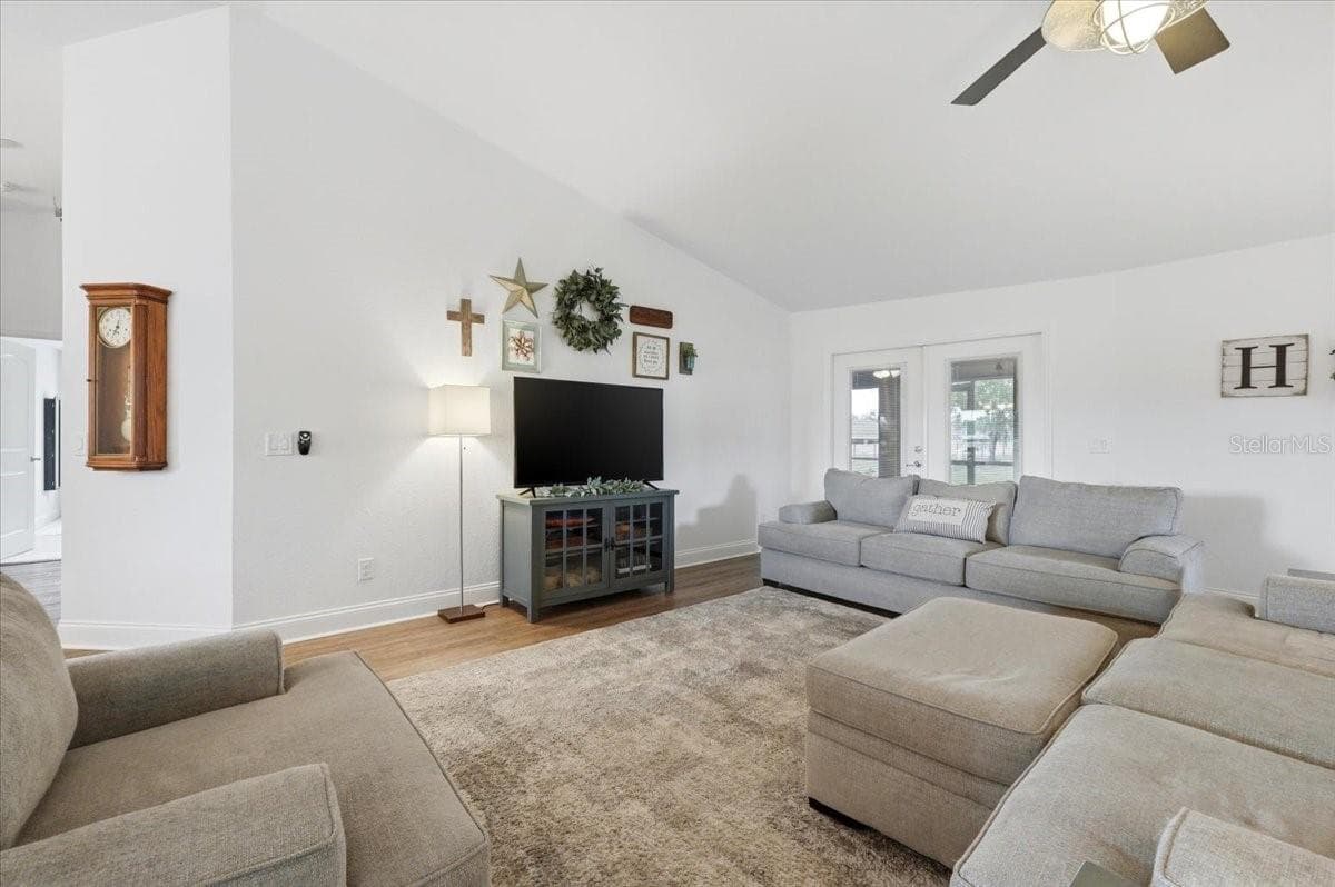 Great Room - 1233 PARKER RD, LAKELAND