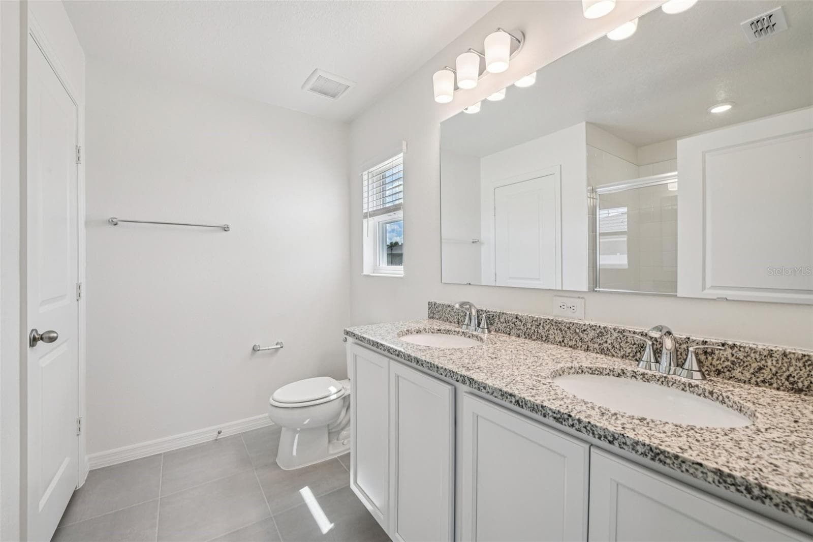 Single Family Residence at 20404 LAVENDER BLOOM LOOP, MOUNT DORA, photo 9 of 18