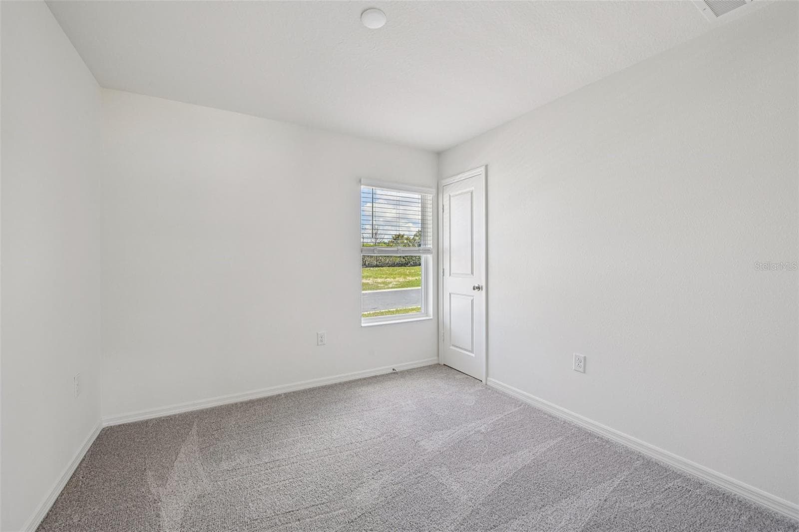 Single Family Residence at 20404 LAVENDER BLOOM LOOP, MOUNT DORA, photo 11 of 18