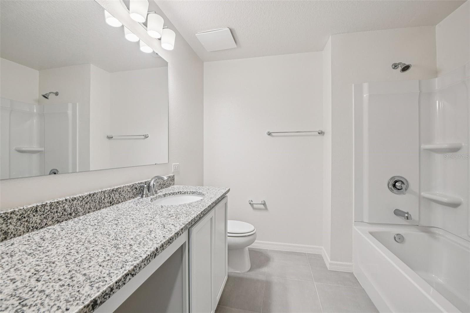 Single Family Residence at 20404 LAVENDER BLOOM LOOP, MOUNT DORA, photo 12 of 18