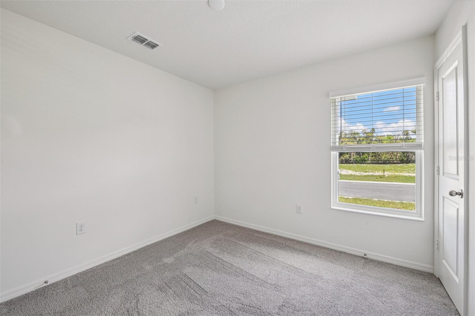 Single Family Residence at 20404 LAVENDER BLOOM LOOP, MOUNT DORA, photo 14 of 18