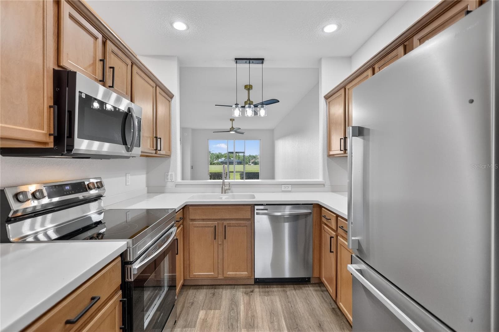 Condominium at 915 FAIRWAYCOVE LN #101, BRADENTON, photo 17 of 67