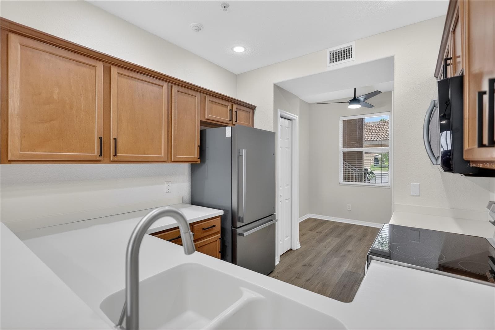 Condominium at 915 FAIRWAYCOVE LN #101, BRADENTON, photo 18 of 67