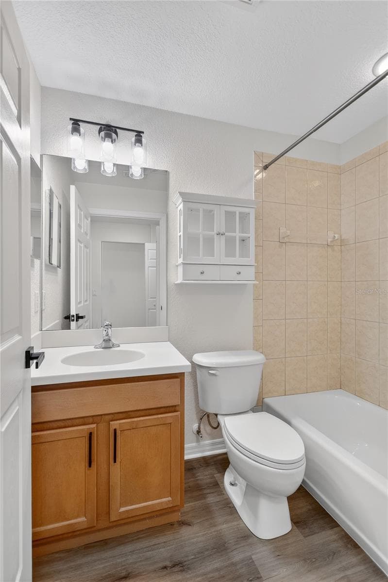 Condominium at 915 FAIRWAYCOVE LN #101, BRADENTON, photo 35 of 67