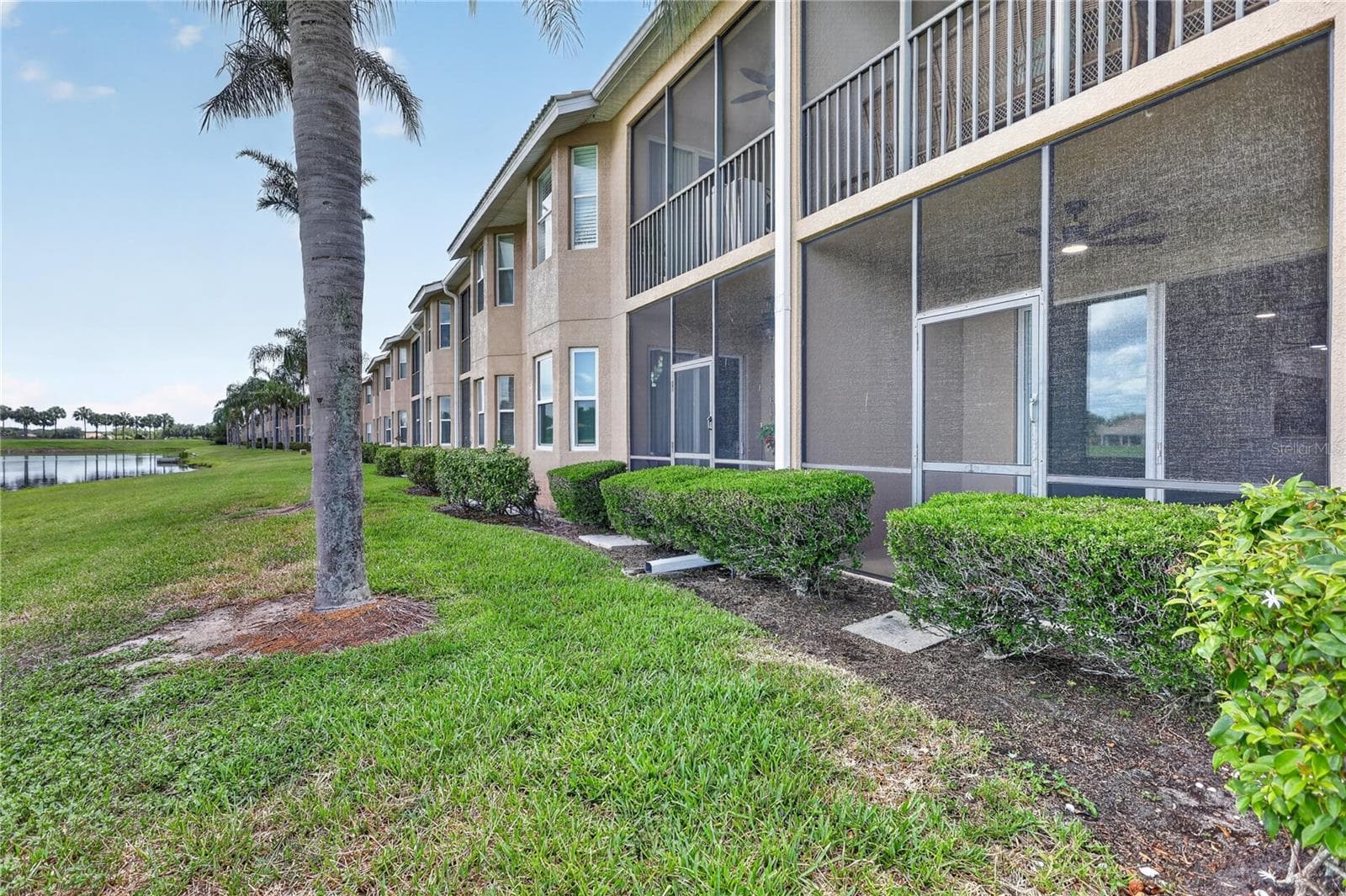 Condominium at 915 FAIRWAYCOVE LN #101, BRADENTON, photo 47 of 67