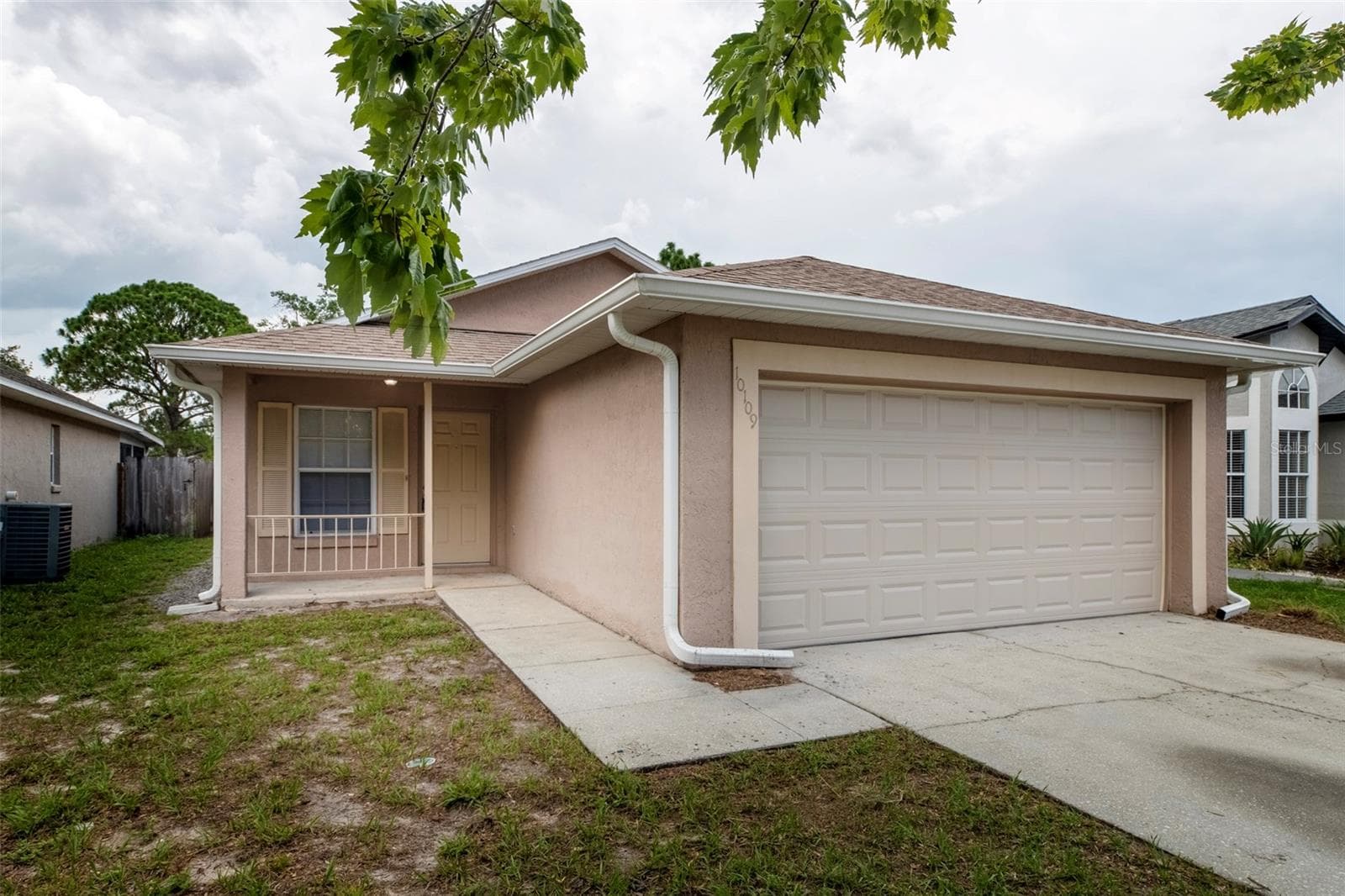 10109 VISTA COVE LN