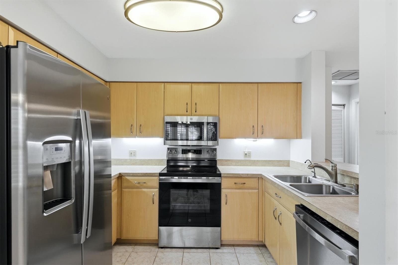Condominium at 6420 CARRINGTON CIR #35, SARASOTA, photo 12 of 38