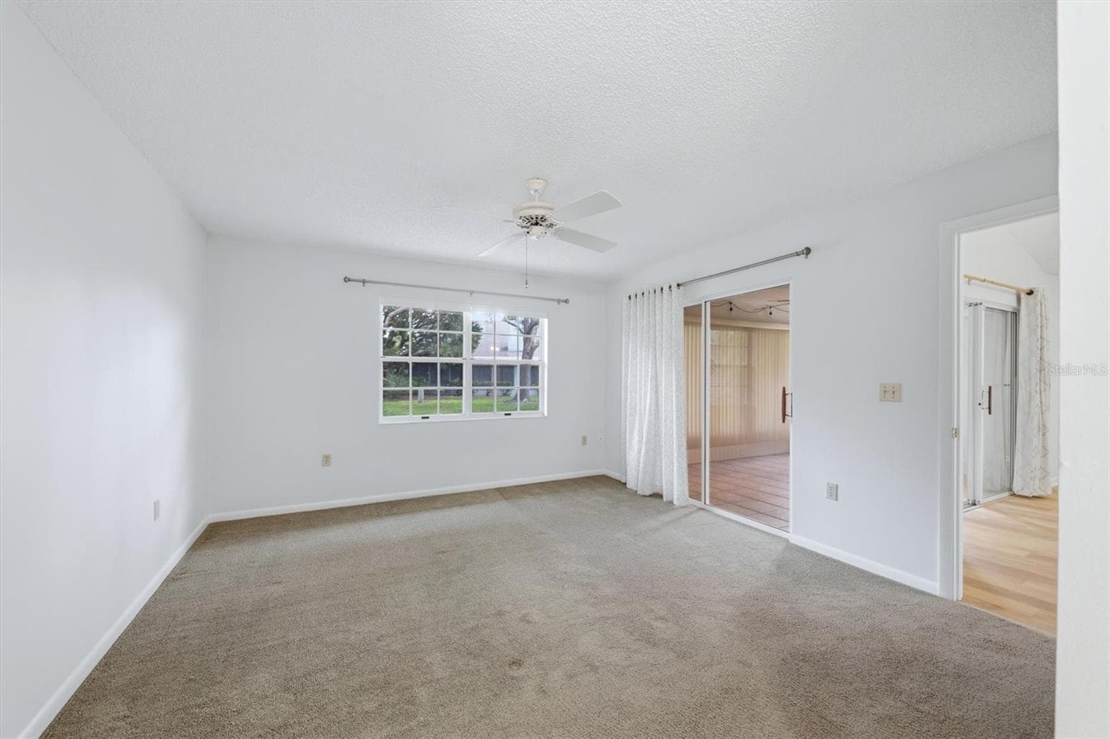 Condominium at 6420 CARRINGTON CIR #35, SARASOTA, photo 18 of 38