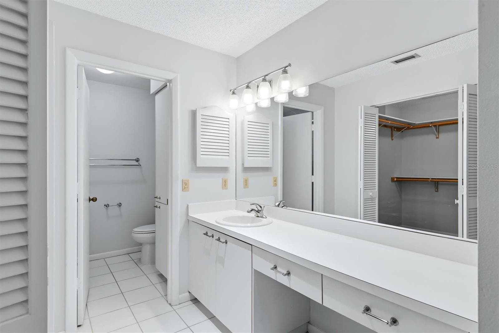 Condominium at 6420 CARRINGTON CIR #35, SARASOTA, photo 20 of 38