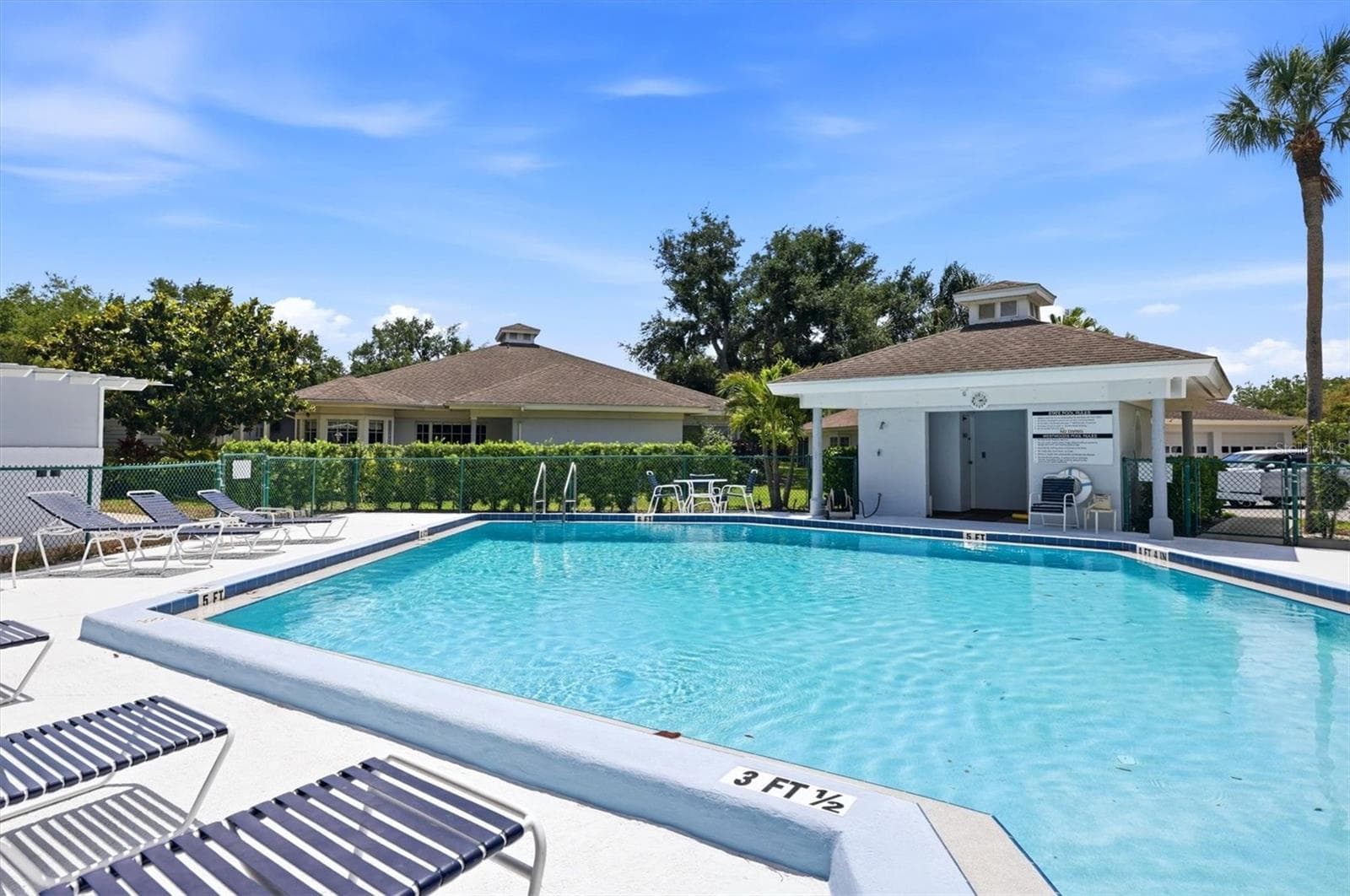 Condominium at 6420 CARRINGTON CIR #35, SARASOTA, photo 31 of 38