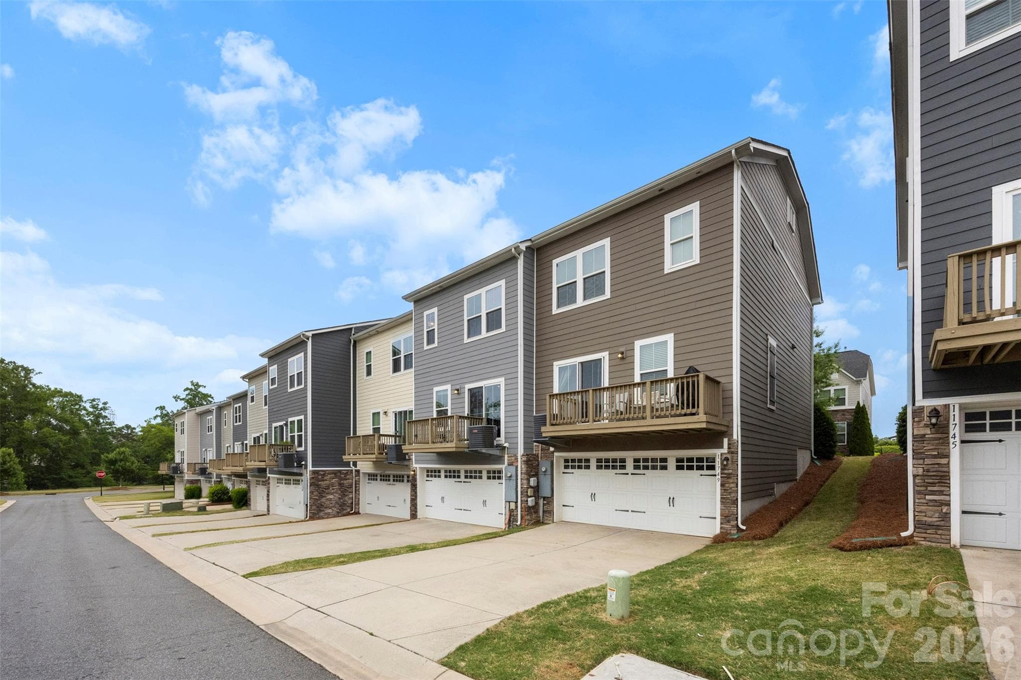 Townhouse at 11753 Blessington Road, Huntersville, photo 32 of 34