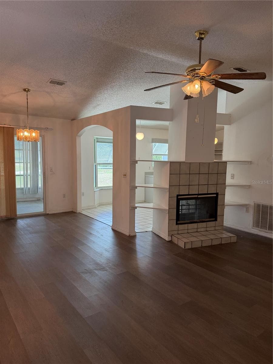 LIVING/ DINNING - 412 WESTWOOD DR, LEESBURG