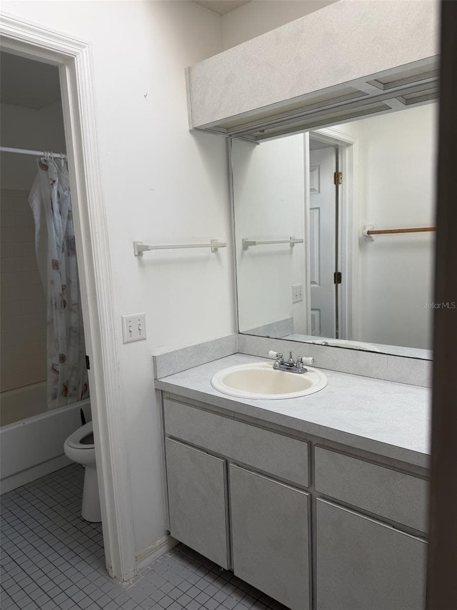 MASTER BATH - 412 WESTWOOD DR, LEESBURG