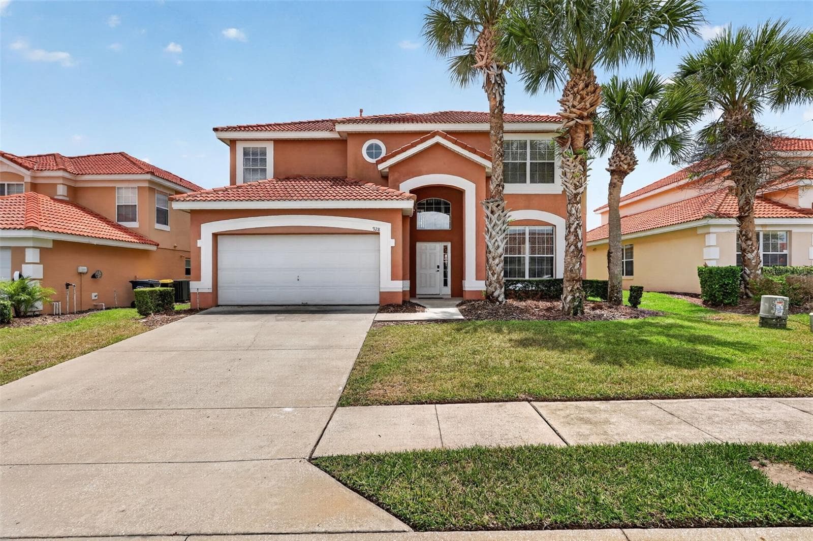 928 SOLANA CIR