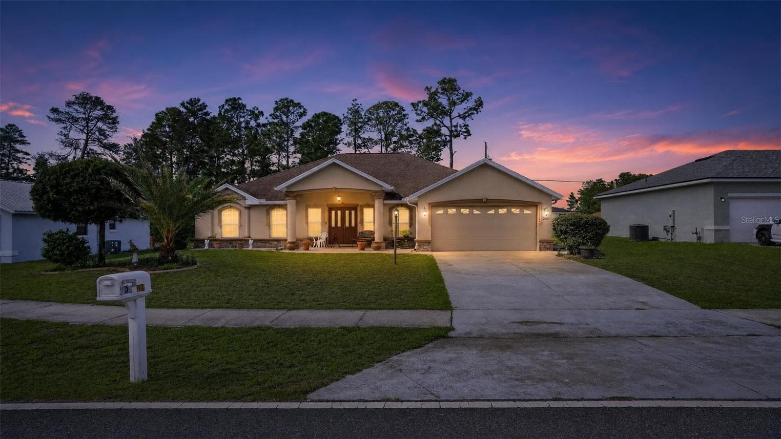 Single Family Residence at 208 MARION OAKS TRL, OCALA, photo 2 of 52