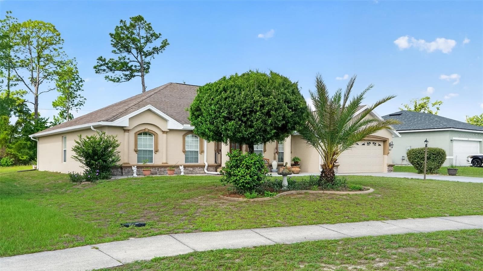 Single Family Residence at 208 MARION OAKS TRL, OCALA, photo 4 of 52