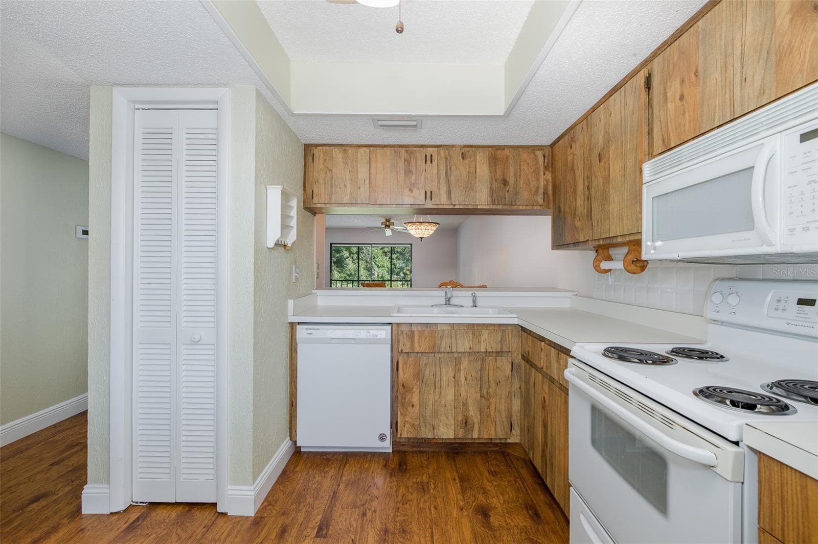 Condominium at 130 NANCY DR #37, OLDSMAR, photo 5 of 57